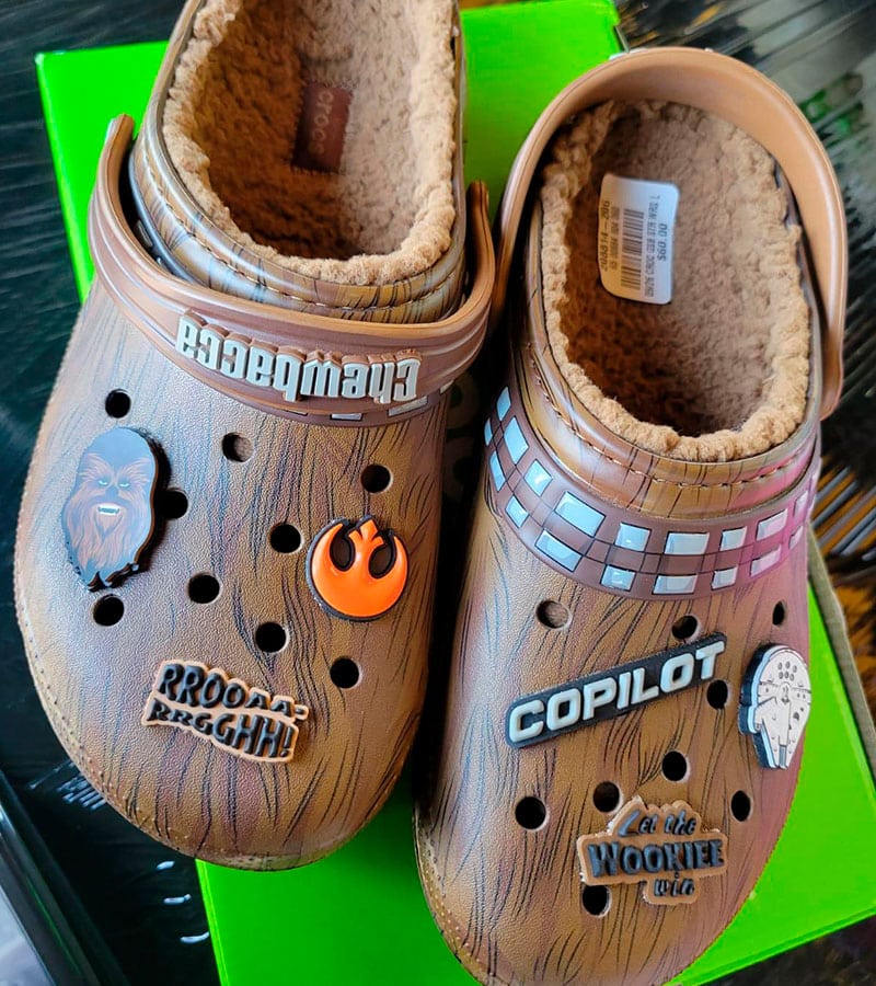 Crocs and sandals (adults and children)  -100 pairs.