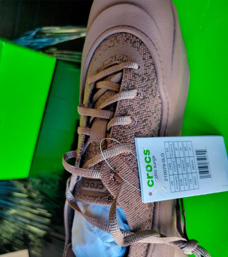Crocs and sandals (adults and children)  -100 pairs.