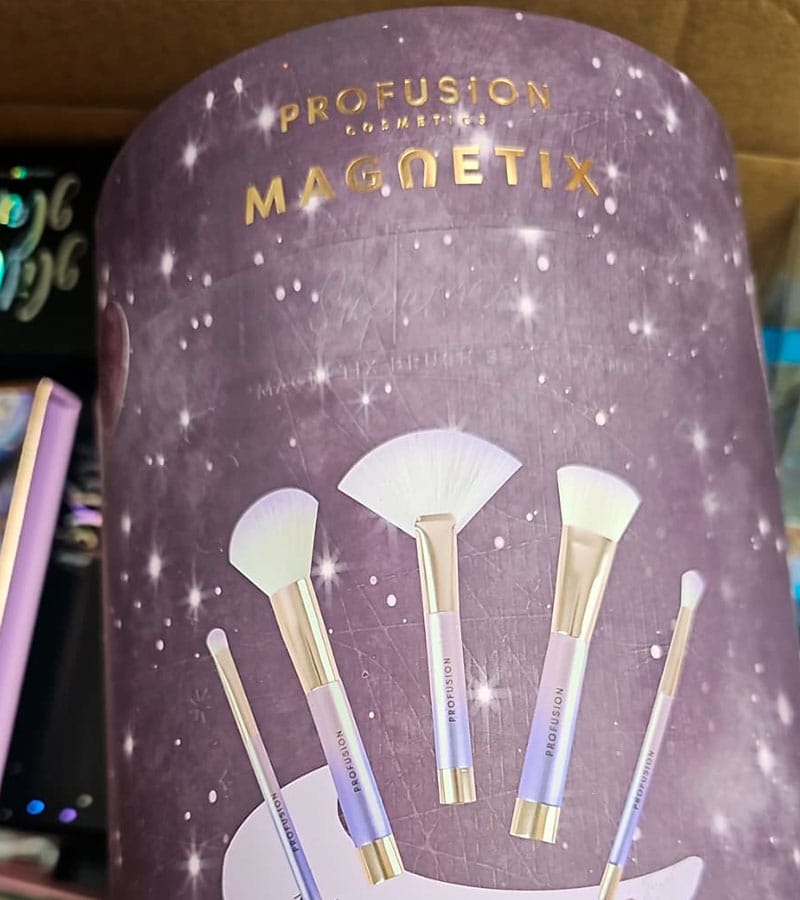 ProFusion Cosmetics sets boxes -200 units
