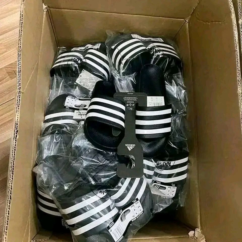 Adidas Adilette: Slides & Sandals Pallets -200 pairs