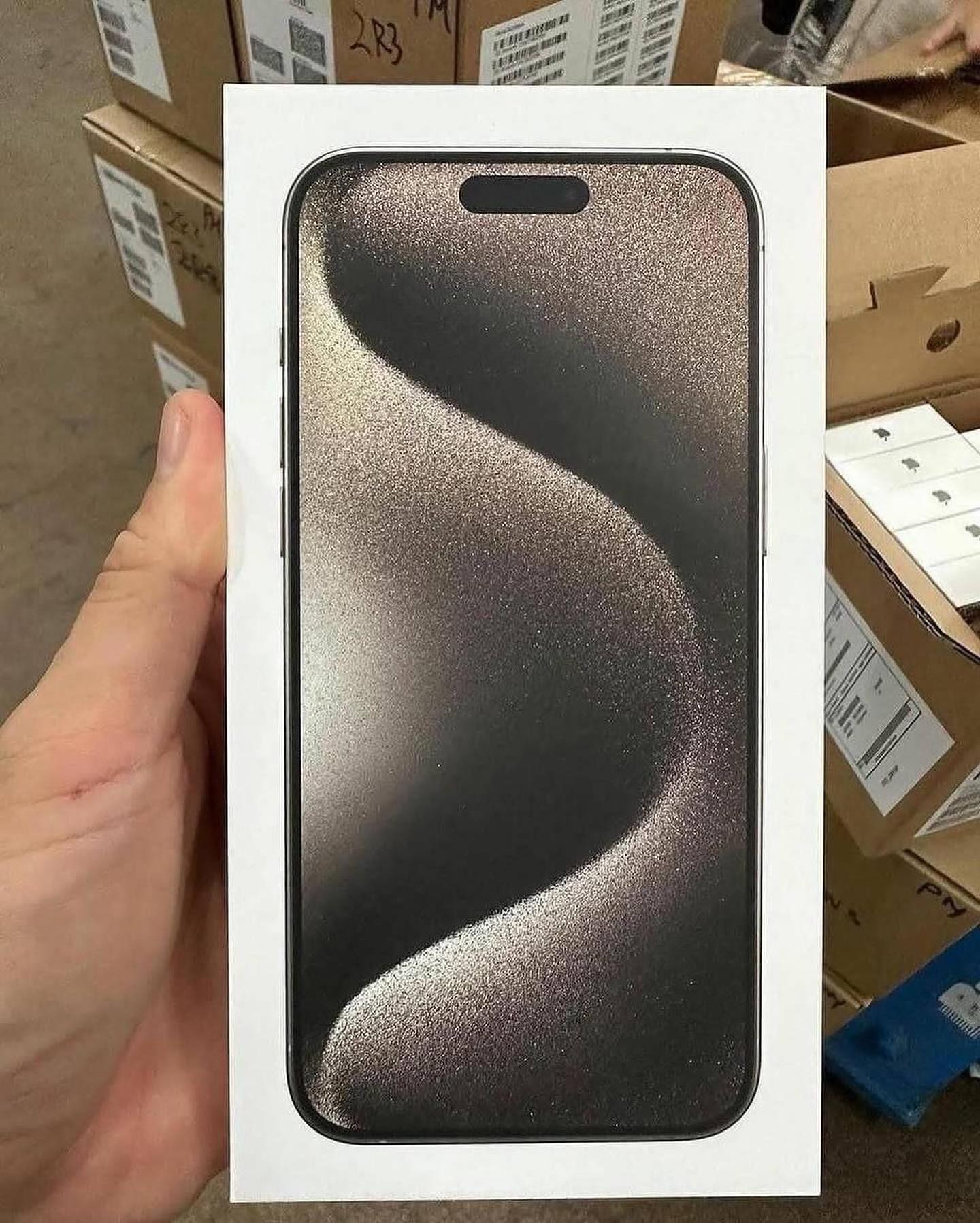 iPhone 15 Pro Max Pallets - 10 Units