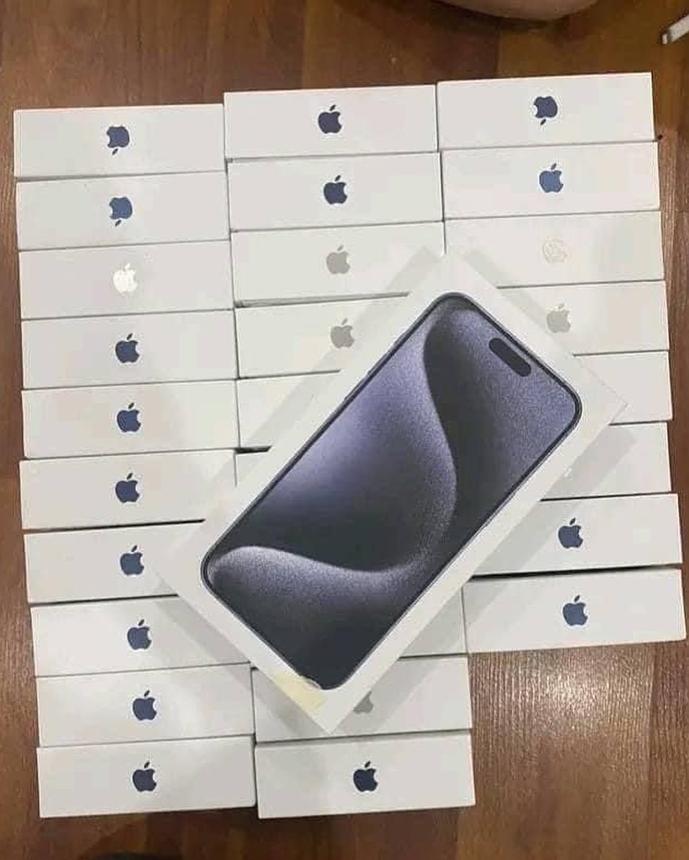 iPhone 15 Pro Max Pallets - 10 Units