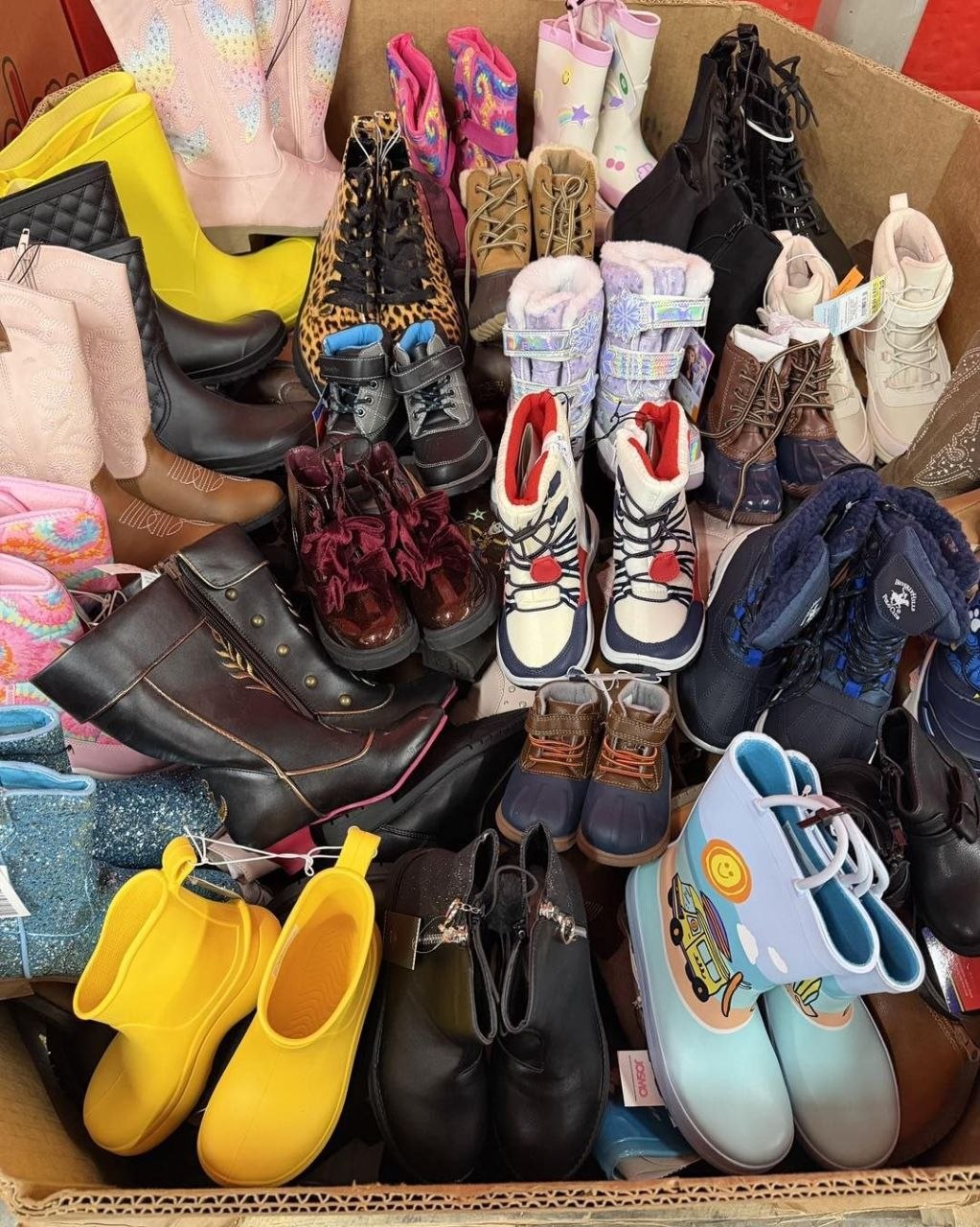 kids boots & footwear Pallet - 400Pcs Assorted Brands