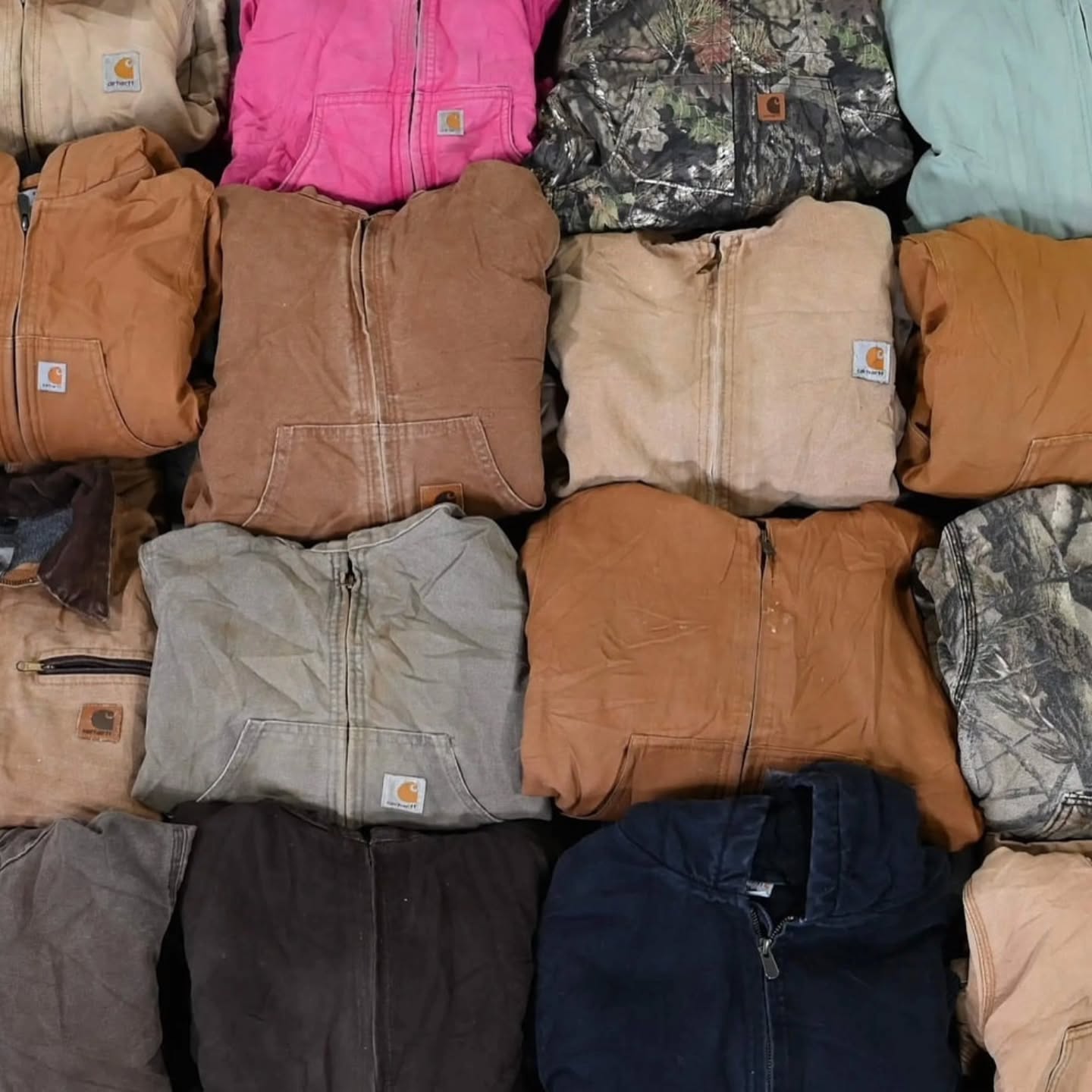 Carhartt clothing pallets-400 pieces