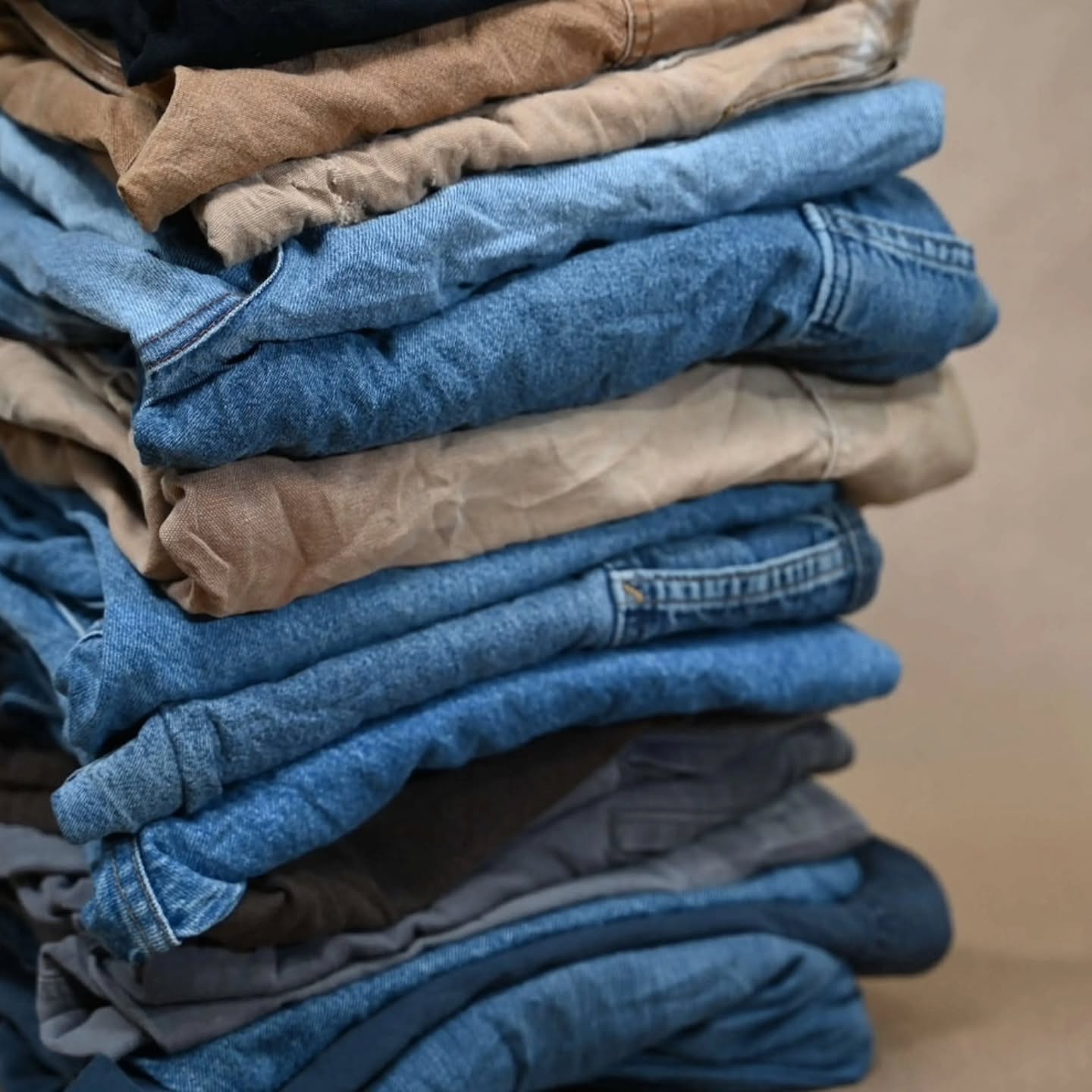 Carhartt clothing pallets-400 pieces