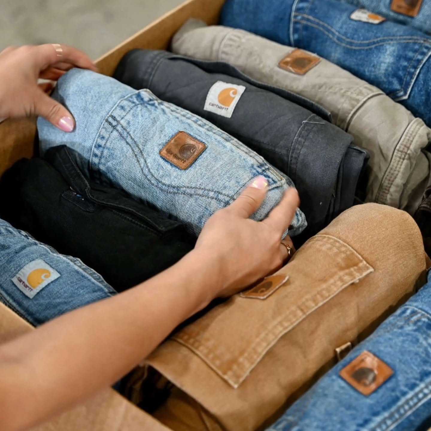 Carhartt clothing pallets-400 pieces