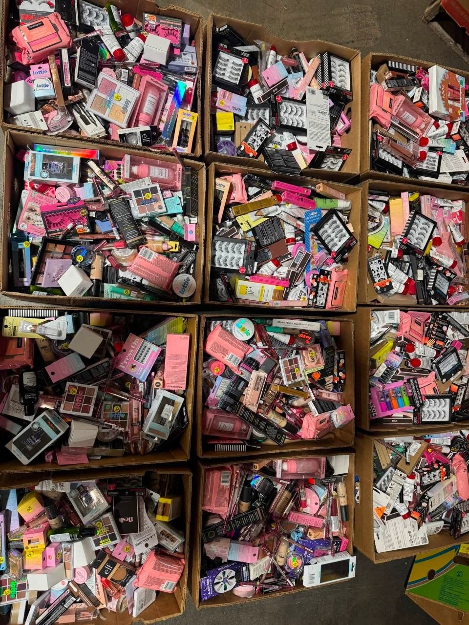 Makeup Mystery Box -320pcs