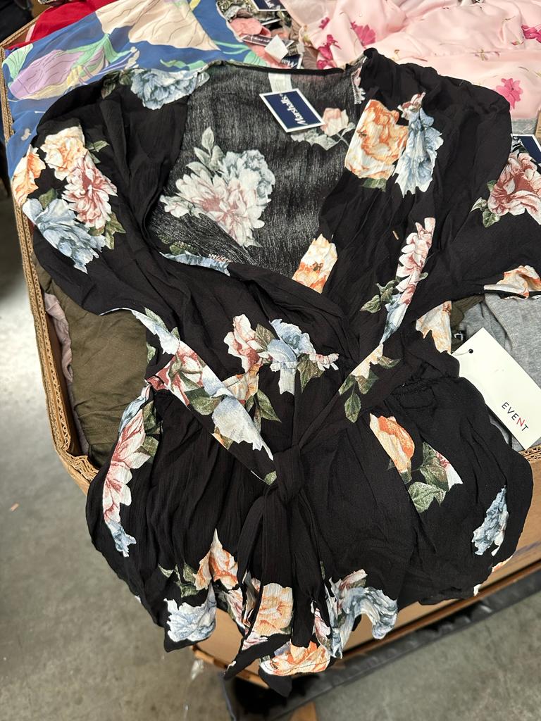 Mixed Apparel Gaylords - Off-Price Branded Clothing Loads