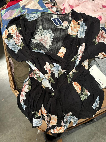 Mixed Apparel Gaylords - Off-Price Branded Clothing Loads