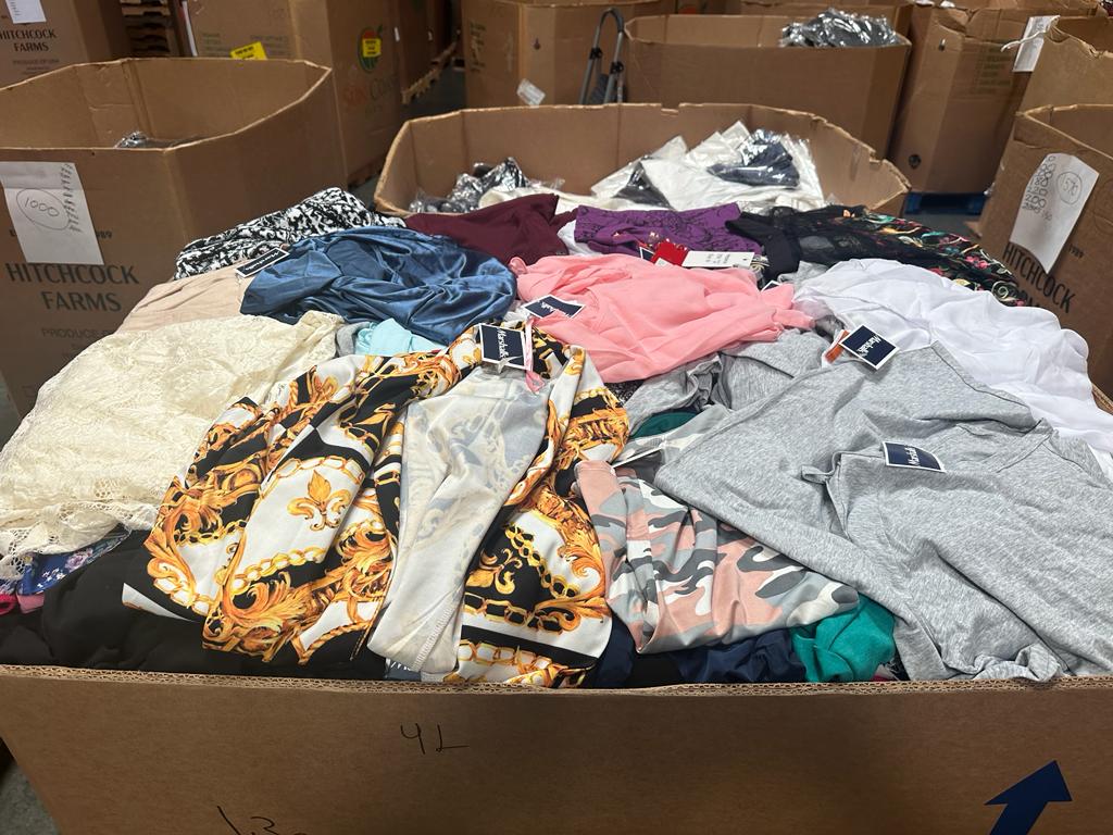 Mixed Apparel Gaylords - Off-Price Branded Clothing Loads
