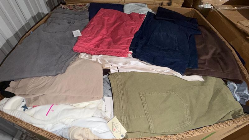 Assorted Mens & Ladies Winter Clothing Pallet- 600 Units